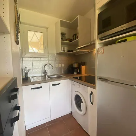 Apartment Sainte-maxime: 3p Climatise Avec Piscine, Parking Prive Et Jardin Calme - Fr-1-226-471