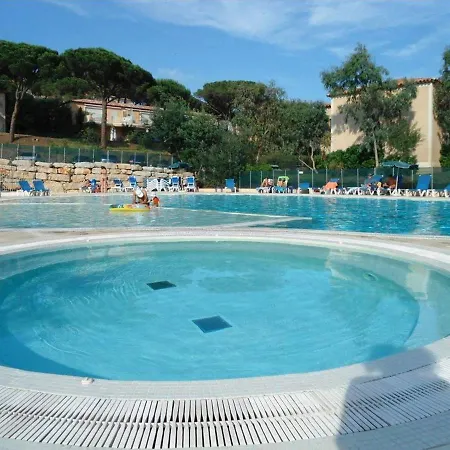 Apartment Sainte-maxime: 3p Climatise Avec Piscine, Parking Prive Et Jardin Calme - Fr-1-226-471