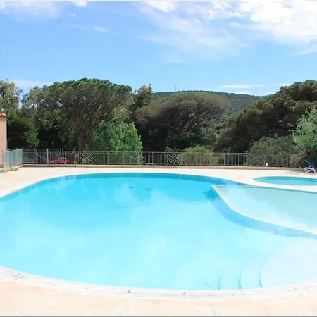 Sainte-maxime: 3p Climatise Avec Piscine, Parking Prive Et Jardin Calme - Fr-1-226-471 Apartment Sainte-Maxime
